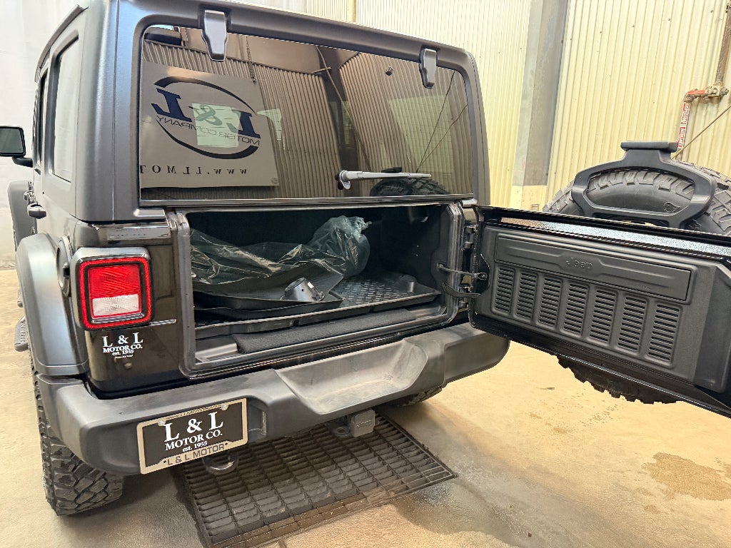 2022 Jeep Wrangler Unlimited Willys