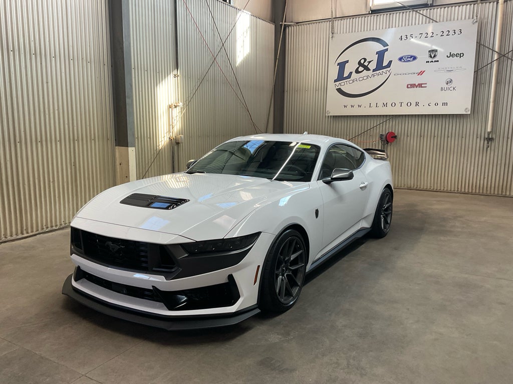 2025 Ford Mustang Dark Horse