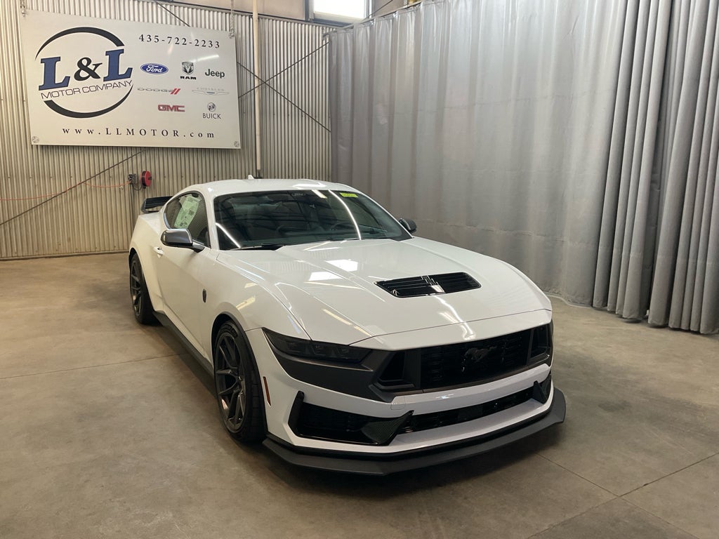 2025 Ford Mustang Dark Horse