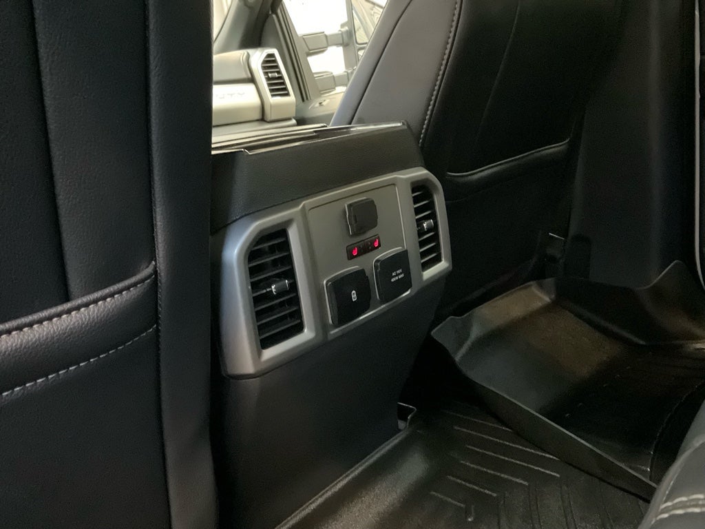 2022 Ford F-350 LARIAT