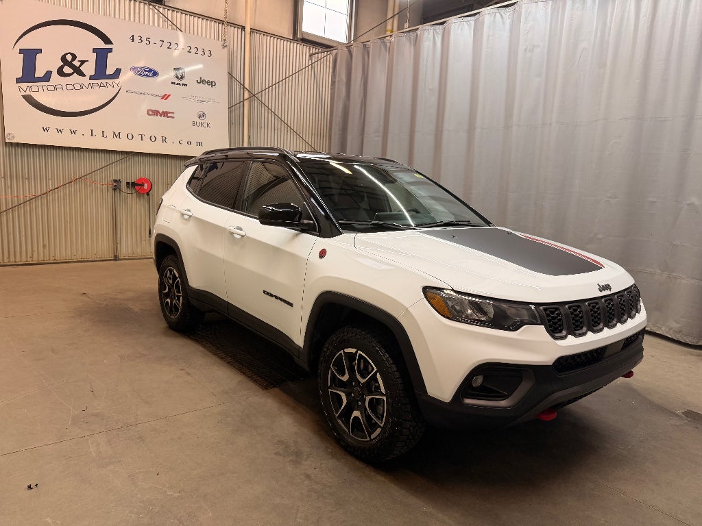 2025 Jeep Compass Trailhawk