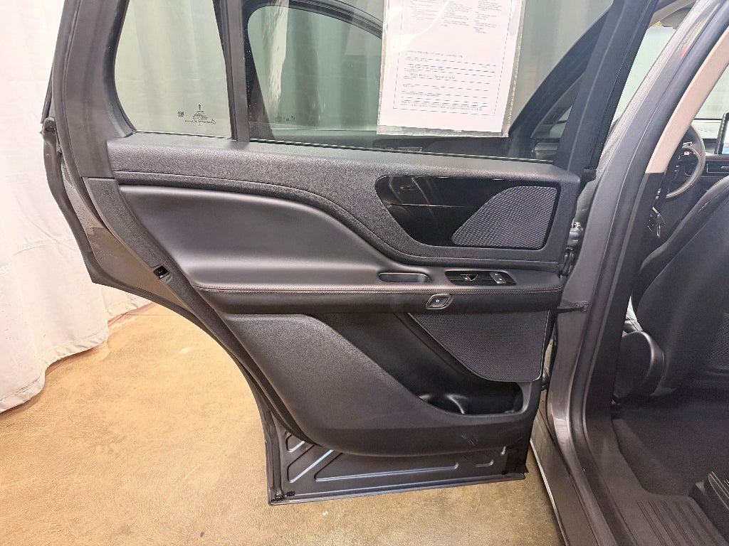 2023 Lincoln Aviator Standard